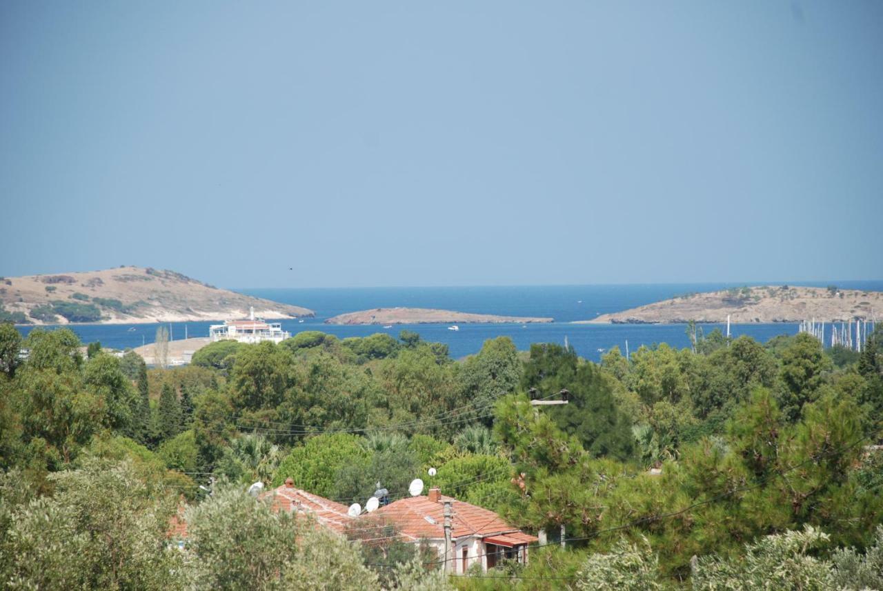 Victoria Hotel And Lounge Foca Exterior photo